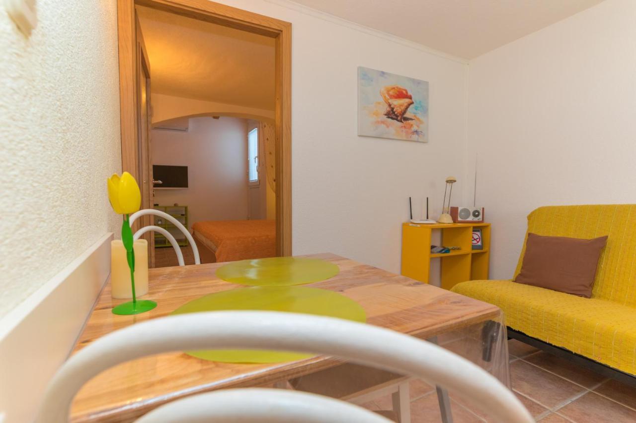 Apartments Lux Бол Екстер'єр фото